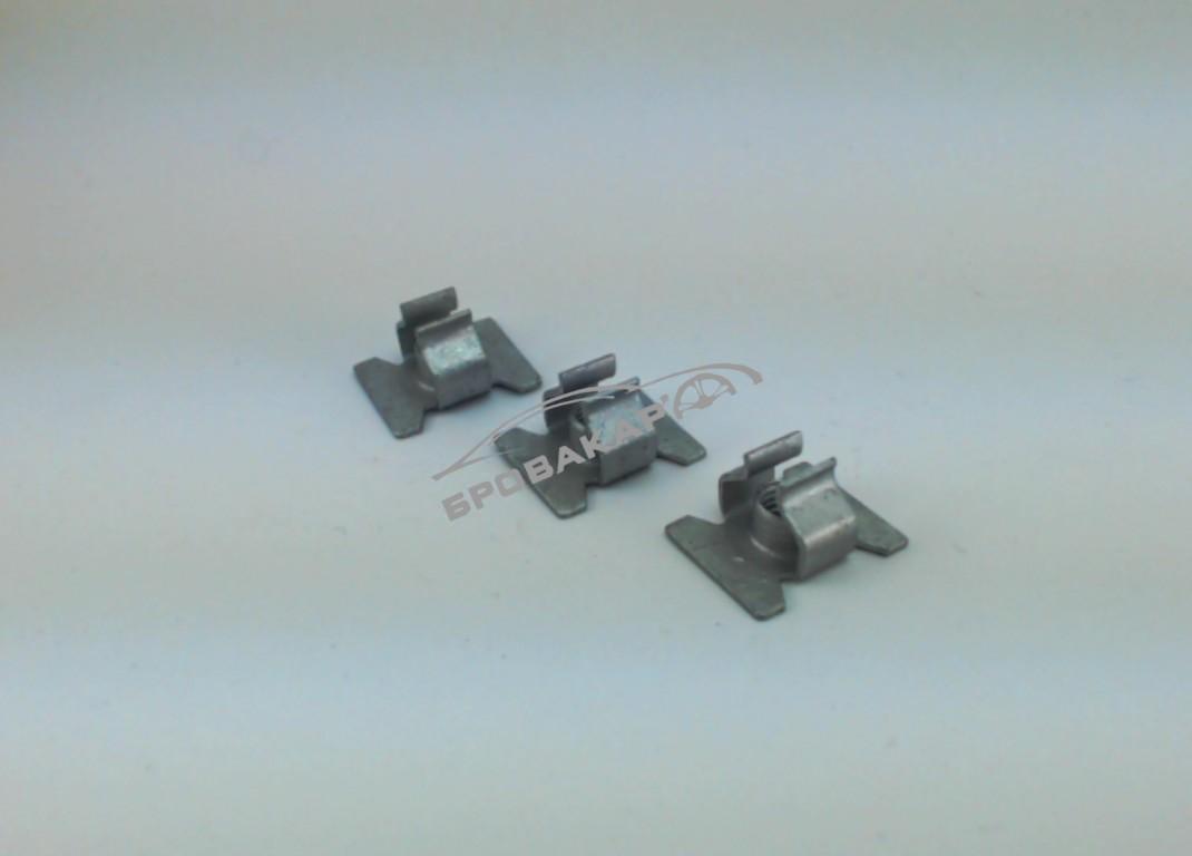 Гайка с усиками М6