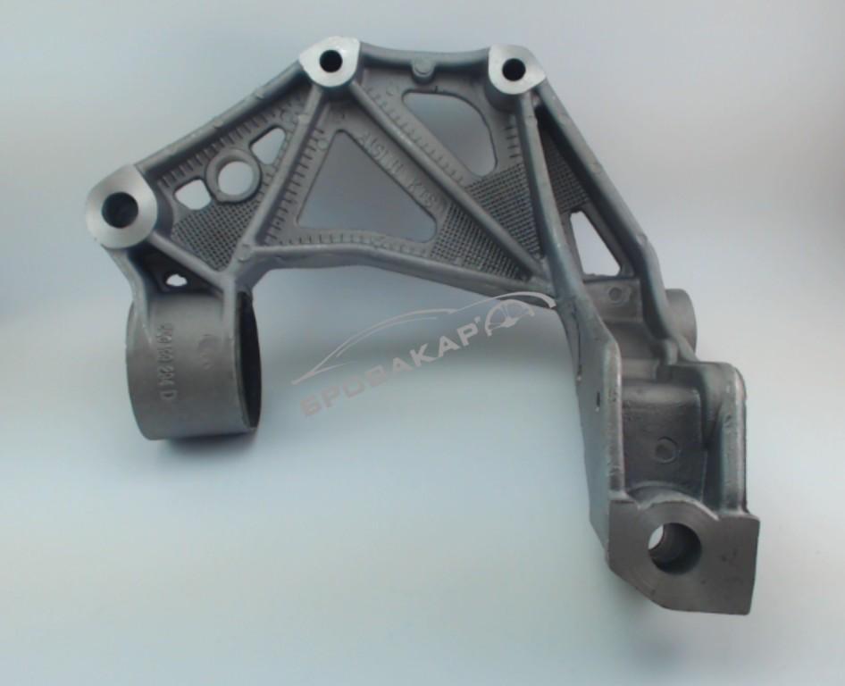 Кронштейн рычага Fab.прав.