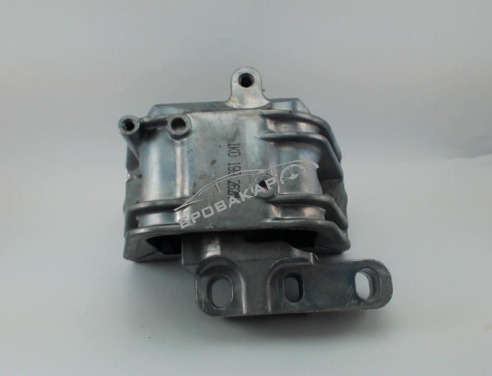 Подушка двигателя прав.Oct.A5 1.8 TSI