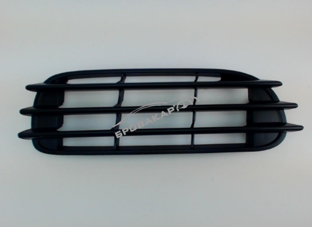 Заглушка перед.бампера Oct.прав.с ребрами