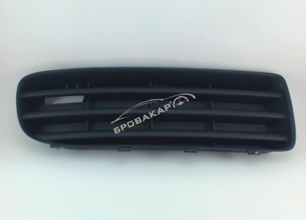 Заглушка перед.бампера Oct.2001г.прав.